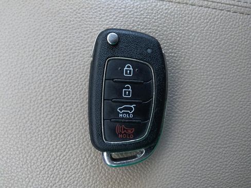 Used 2017 Hyundai Tucson SE image 32