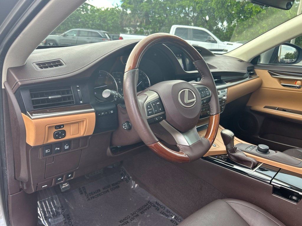 Used 2018 Lexus ES 350 w/ Premier Package FWD image 11