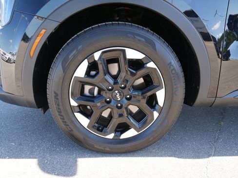 Certified 2024 Kia Sorento S image 13