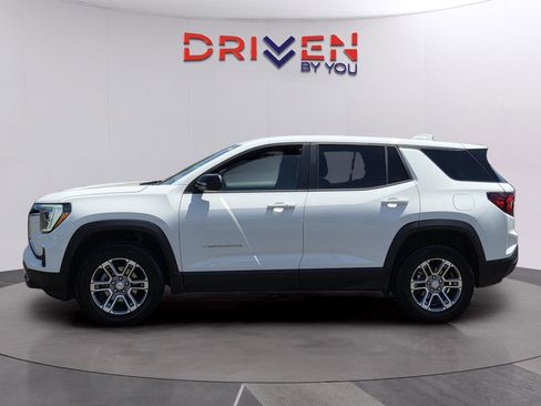 Used 2026 GMC Terrain Elevation FWD image 2