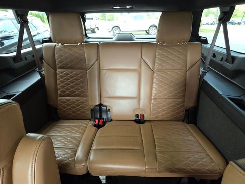 Used 2022 Cadillac Escalade ESV Sport w/ Touring Package image 22