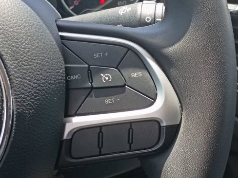 Used 2021 Jeep Compass Latitude AWD/4WD image 27