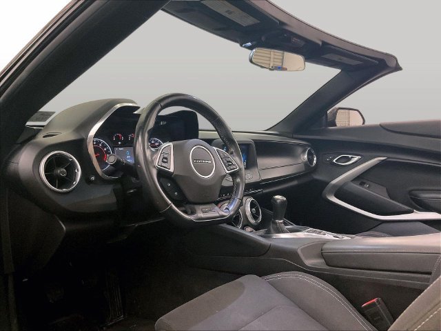 Used 2017 Chevrolet Camaro LT RWD image 13