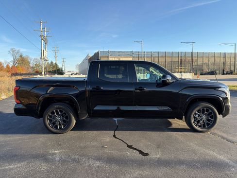 Used 2023 Toyota Tundra Platinum image 7