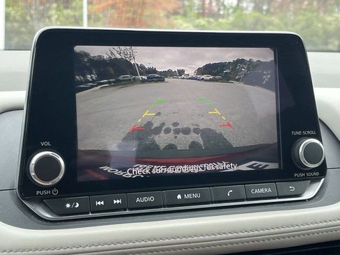 Certified 2023 Nissan Rogue SV image 2