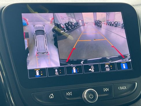 Used 2022 Chevrolet Equinox RS w/ RS Leather Package FWD image 17