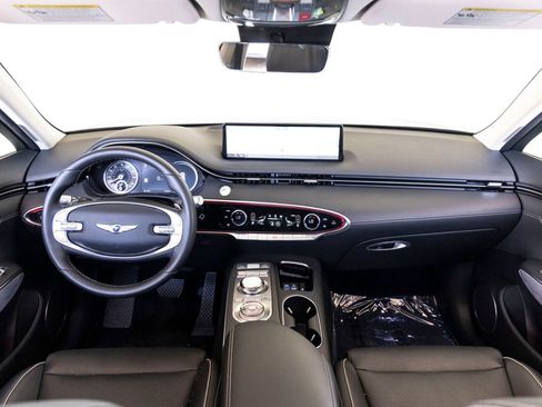 Used 2024 Genesis GV70 2.5T w/ Advanced Package AWD/4WD image 25