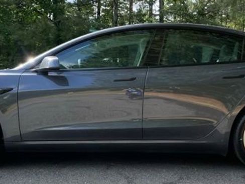 Used 2023 Tesla Model 3 Standard Range RWD image 4