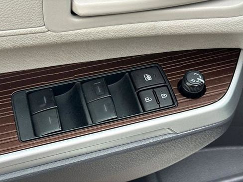 Certified 2024 Toyota Sienna LE image 14