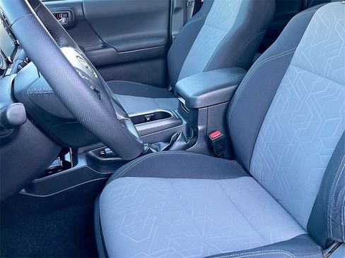 Used 2023 Toyota Tacoma TRD Sport image 19