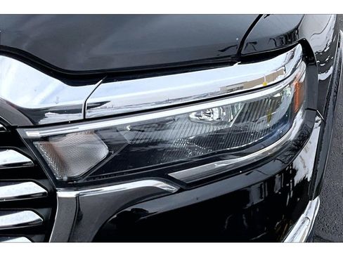 Certified 2025 RAM 1500 Laramie image 33