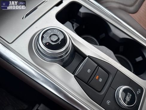 Used 2022 Ford Explorer King Ranch AWD/4WD image 18