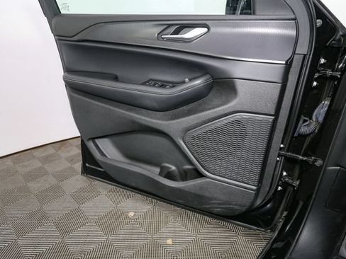 Used 2023 Jeep Grand Cherokee L Laredo AWD/4WD image 38
