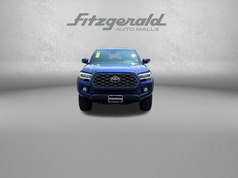 Used 2022 Toyota Tacoma TRD Off-Road w/ TRD Premium Off Road Package AWD/4WD image 2
