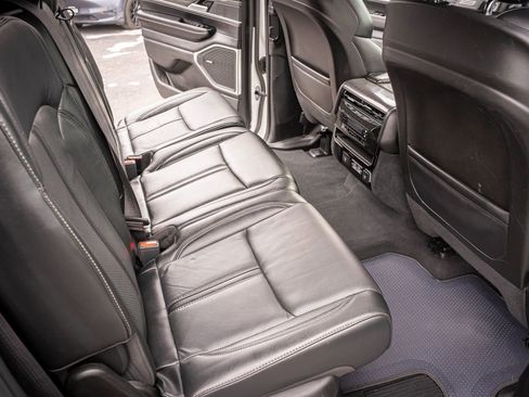 Used 2023 Jeep Wagoneer Series III w/ Preferred Equipment Group image 33