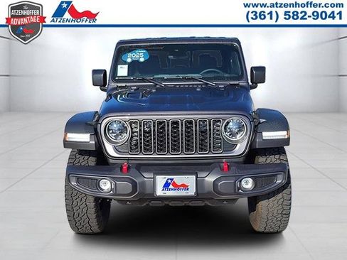 Used 2025 Jeep Gladiator Rubicon w/ Convenience Group image 2