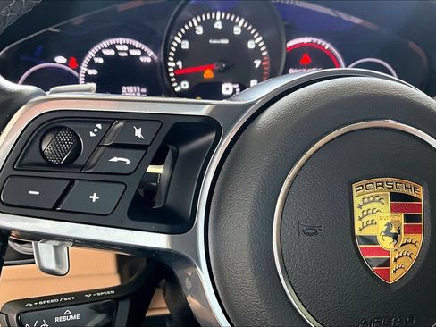 Used 2022 Porsche Cayenne Platinum Edition AWD/4WD image 26