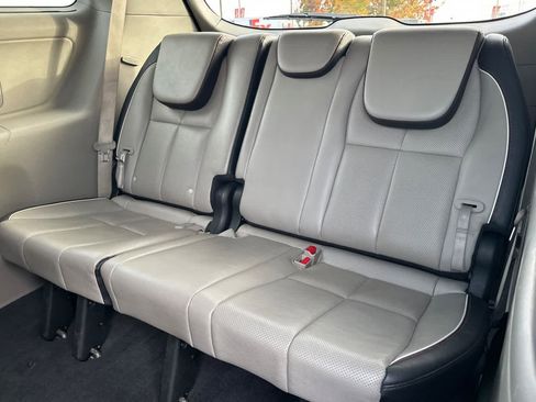 Used 2021 Kia Sedona EX image 15