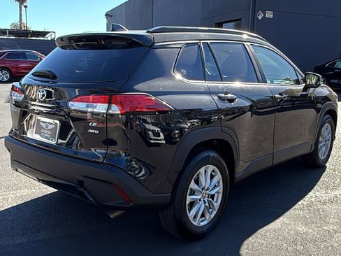 Used 2023 Toyota Corolla Cross LE image 3