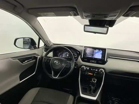 Used 2019 Toyota RAV4 Limited image 14