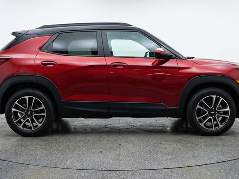 Used 2025 Chevrolet TrailBlazer LT image 11