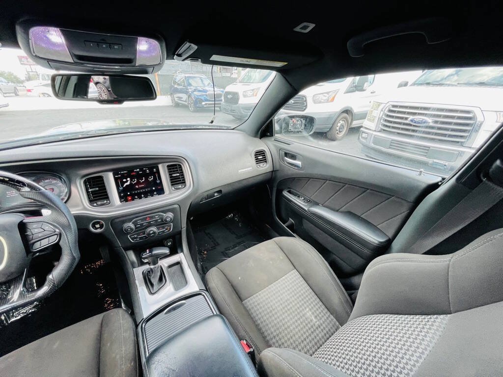 Used 2022 Dodge Charger R/T w/ Blacktop Package RWD image 20