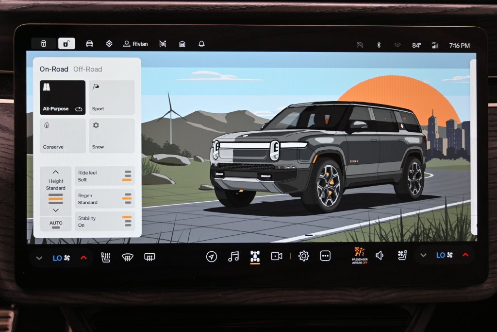 Used 2023 Rivian R1S Adventure Quad AWD/4WD image 27