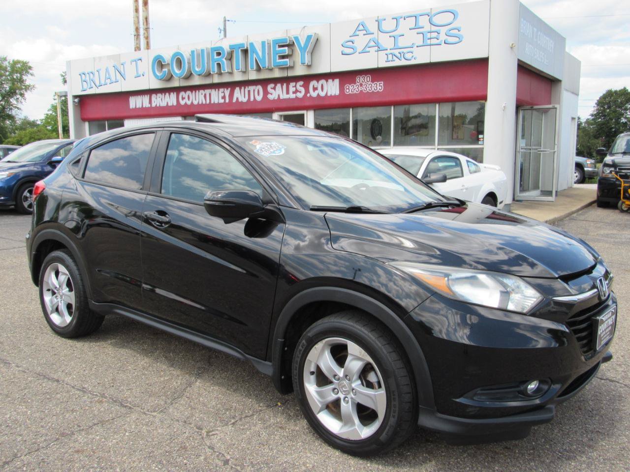 Used 2016 Honda HR-V EX image 2