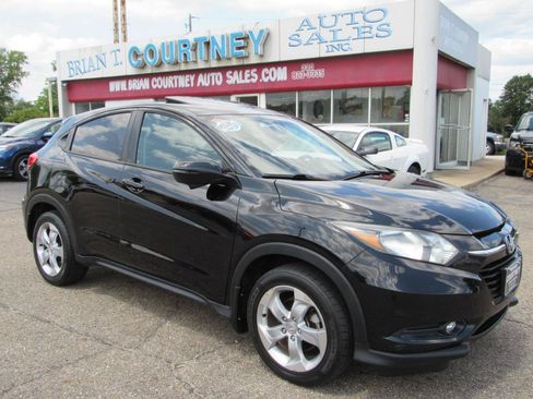 Used 2016 Honda HR-V EX image 2