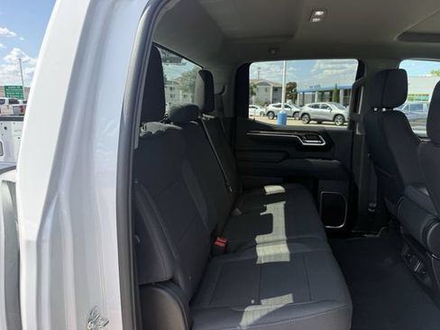 Certified 2026 Chevrolet Silverado 1500 RST AWD/4WD image 32