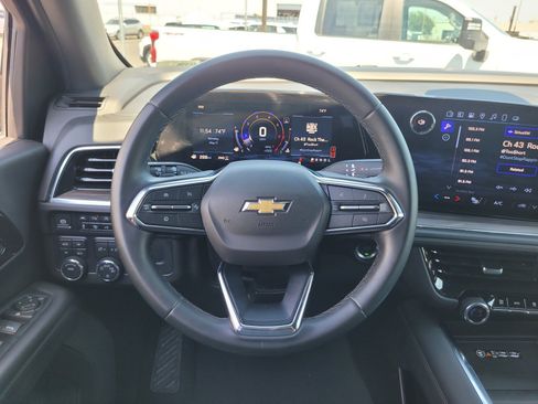 Used 2025 Chevrolet Tahoe LT AWD/4WD image 17