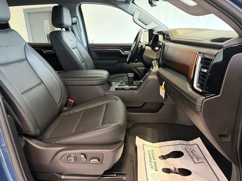 Used 2024 GMC Sierra 1500 Denali w/ Technology Package AWD/4WD image 12