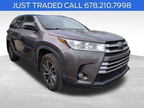 Used 2019 Toyota Highlander XLE image 1