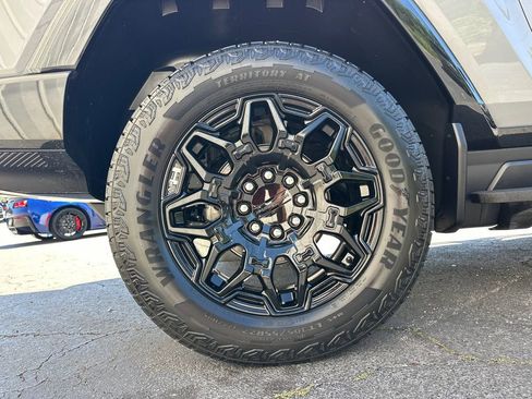 New 2026 GMC Hummer EV 4x4 Crew Cab image 18