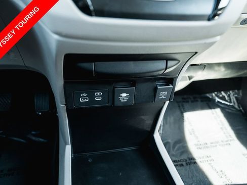 Used 2025 Honda Odyssey Touring image 22