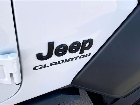 Used 2020 Jeep Gladiator Sport w/ Quick Order Package 24S image 10