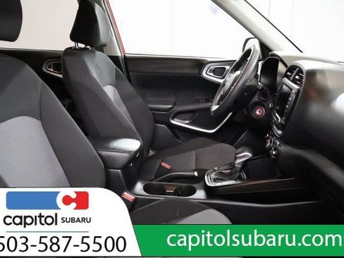 Used 2023 Kia Soul LX w/ LX Technology Package FWD image 26
