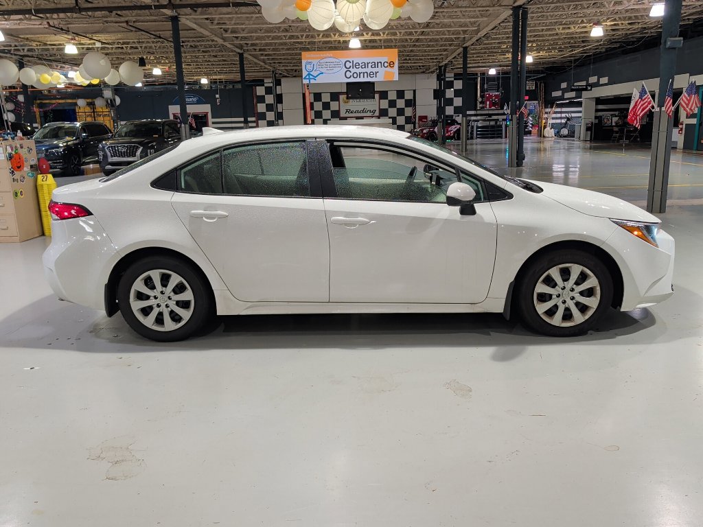 Used 2026 Toyota Corolla LE FWD image 5