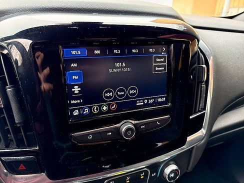 Used 2023 Chevrolet Traverse LT image 11