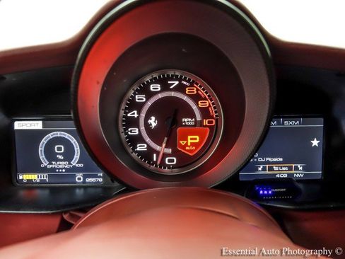 Used 2016 Ferrari 488 GTB RWD image 28