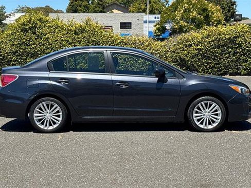 Used 2012 Subaru Impreza 2.0i Premium AWD/4WD image 2