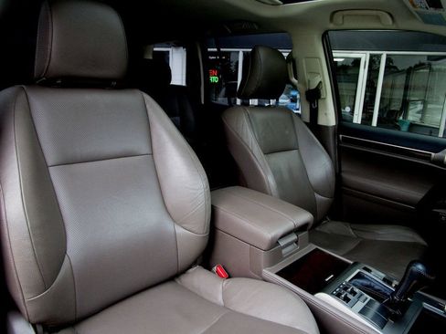 Used 2018 Lexus GX 460 Premium w/ Premium Package AWD/4WD image 16