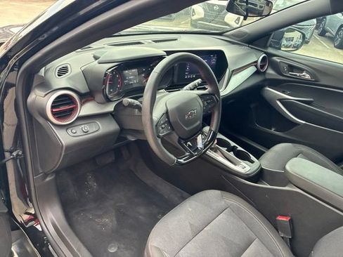 Used 2025 Chevrolet Trax RS w/ Driver Confidence Package FWD image 18