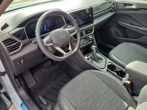 New 2026 Volkswagen Taos SE image 30