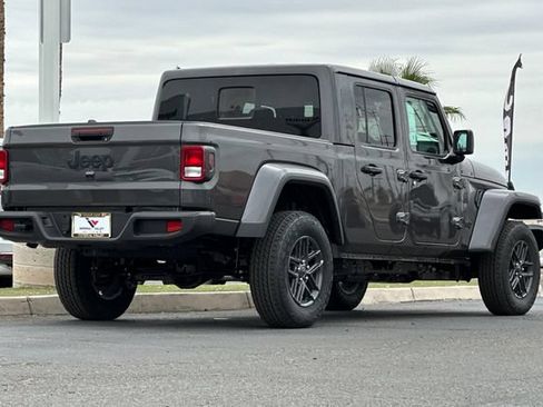New 2026 Jeep Gladiator Sport AWD/4WD image 3