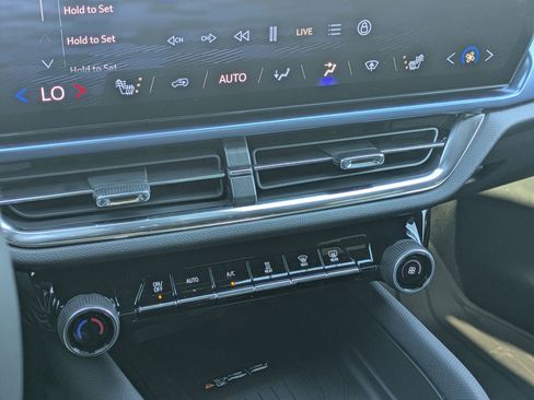 Used 2026 Chevrolet Equinox EV LT w/ LPO, All-Weather Mat Package image 18