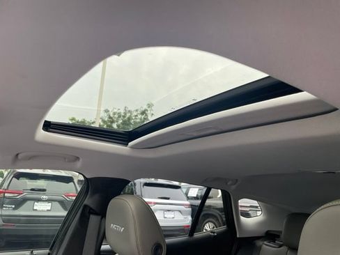 Used 2025 Chevrolet Trax ACTIV w/ Sunroof Package FWD image 11
