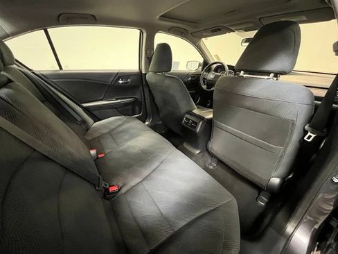 Used 2017 Honda Accord EX image 12