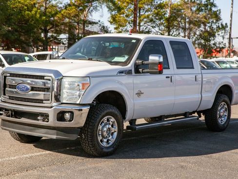 Used 2015 Ford F250 Lariat w/ Chrome Package image 6