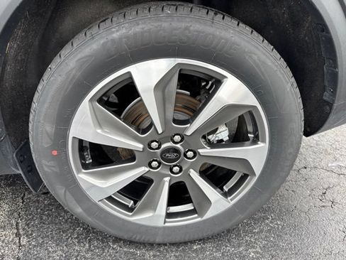 Used 2025 Ford Escape Platinum AWD/4WD image 29